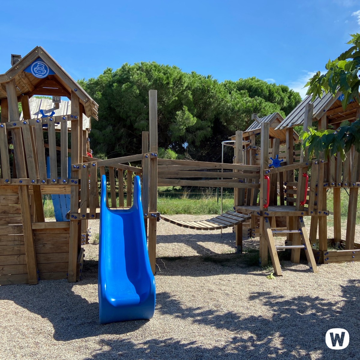 Aire jeux GIANT Kingdom  614529_k